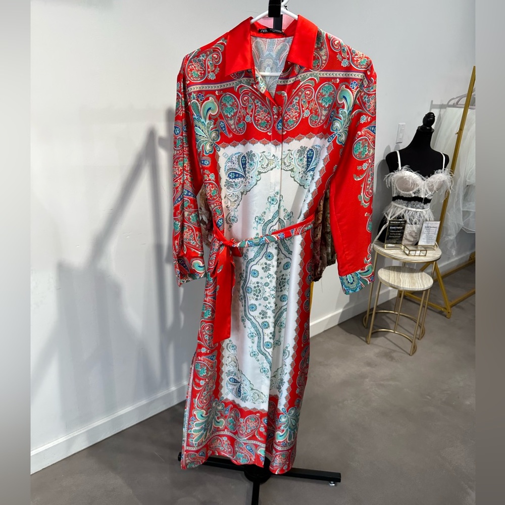 Dress - Picture 9 of 10